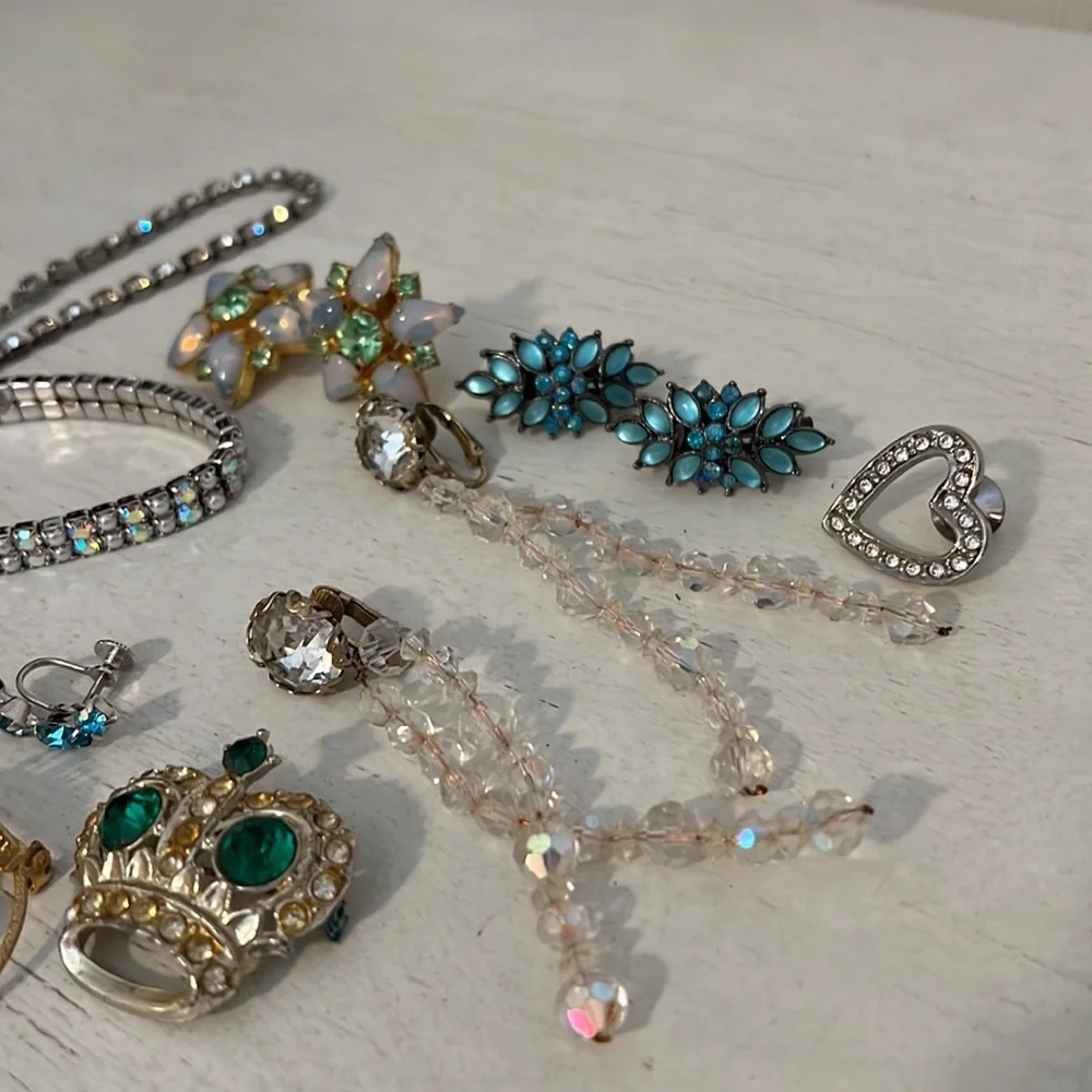Mixed lot vintage crystal rhinestone earrings necklaces brooch